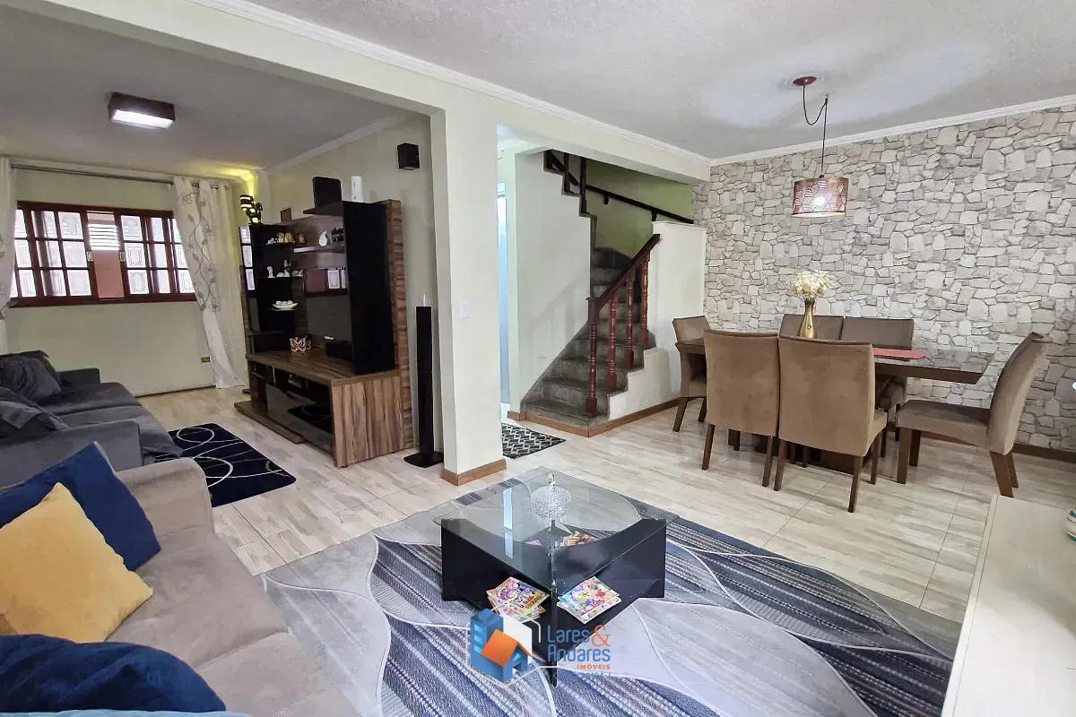 Imagem Sobrado para venda em Jaçanã com 4 quartos, sendo 1 suíte, 142m²