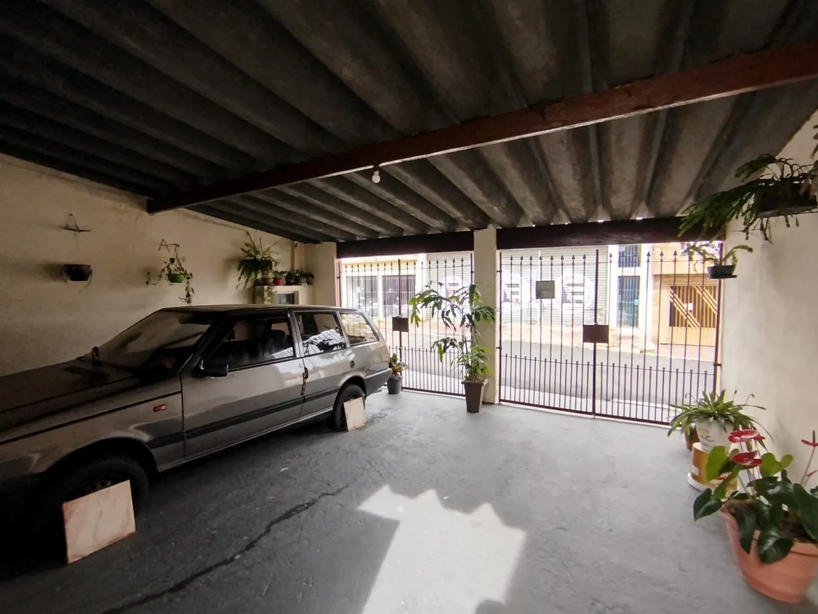 Foto do imóvel Oportunidade de Investimento - Casa ou Terreno à Venda | 350 m² | Próximo à Av. Maria Luiza Americano