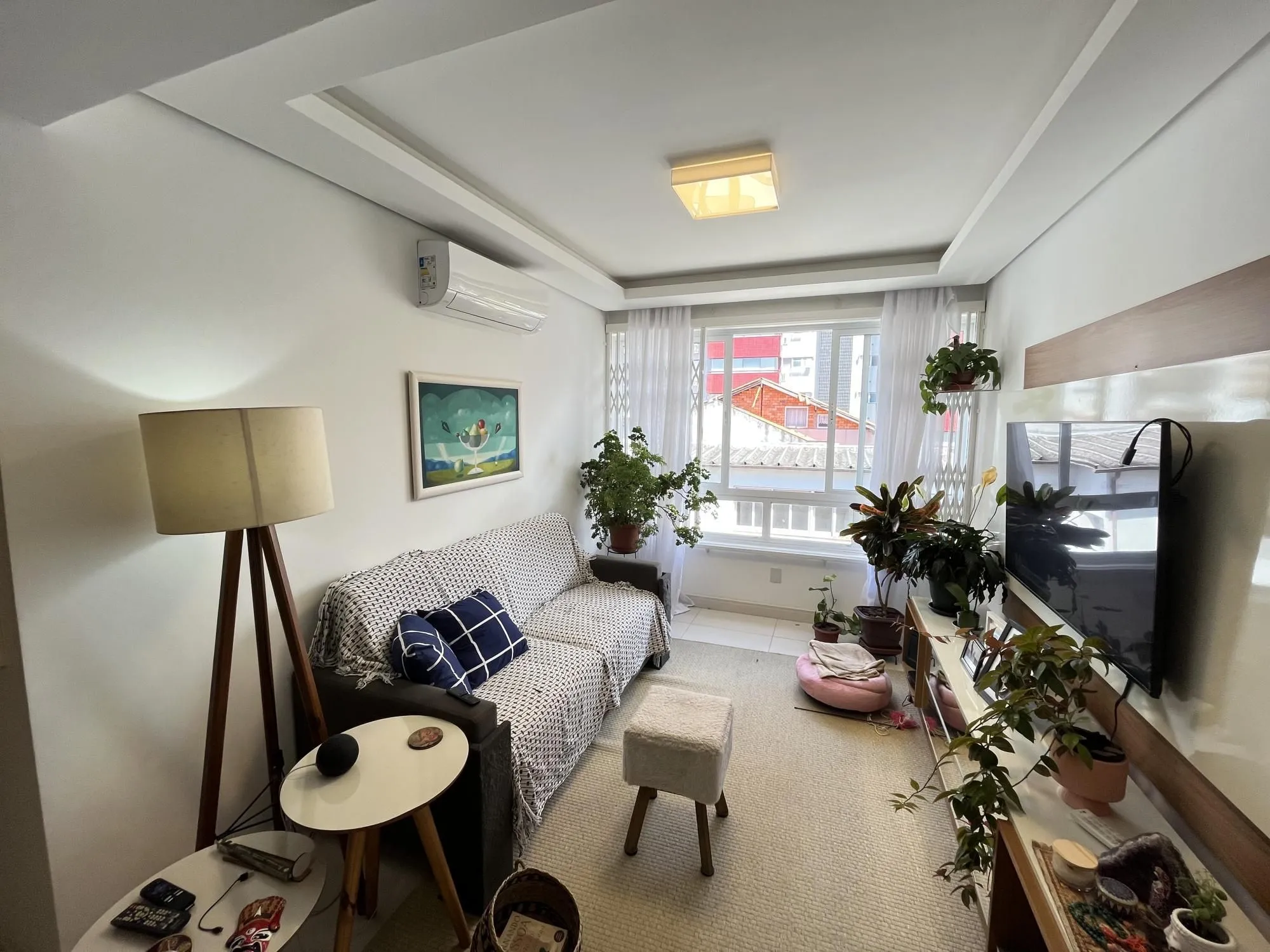 Imagem Apartamento de 2 quartos, suíte e 1 vaga de garagem no bairro Santana em POA/RS