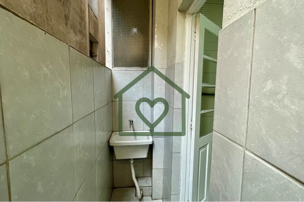 Imagem Localizado na parte alta da Rua Duque de Caxias, este apartamento de 48,71 m² e 2 dormitórios é p...