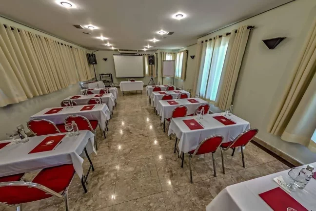 Imagem Flat disponível para locação no Hotel Massis, com 50m², 1 dormitório e 1 vaga de garagem