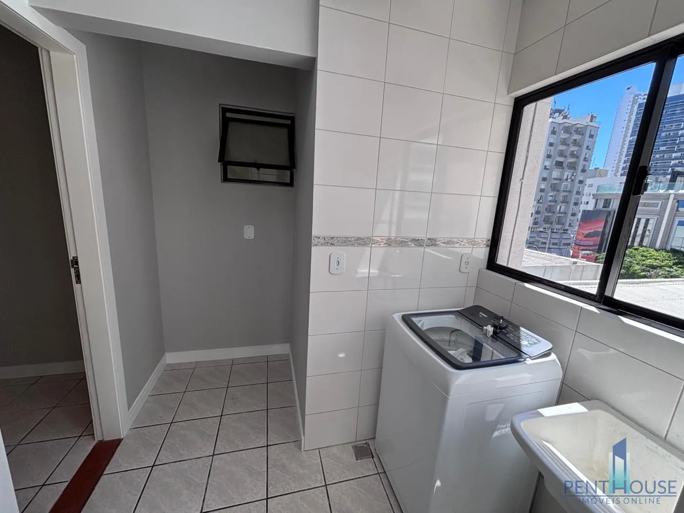 Imagem Apartamento Quadra Mar para Venda em Balneário Camboriú, CENTRO, 3 dormitórios, 2 suítes, 3 banheiros, 1 vaga