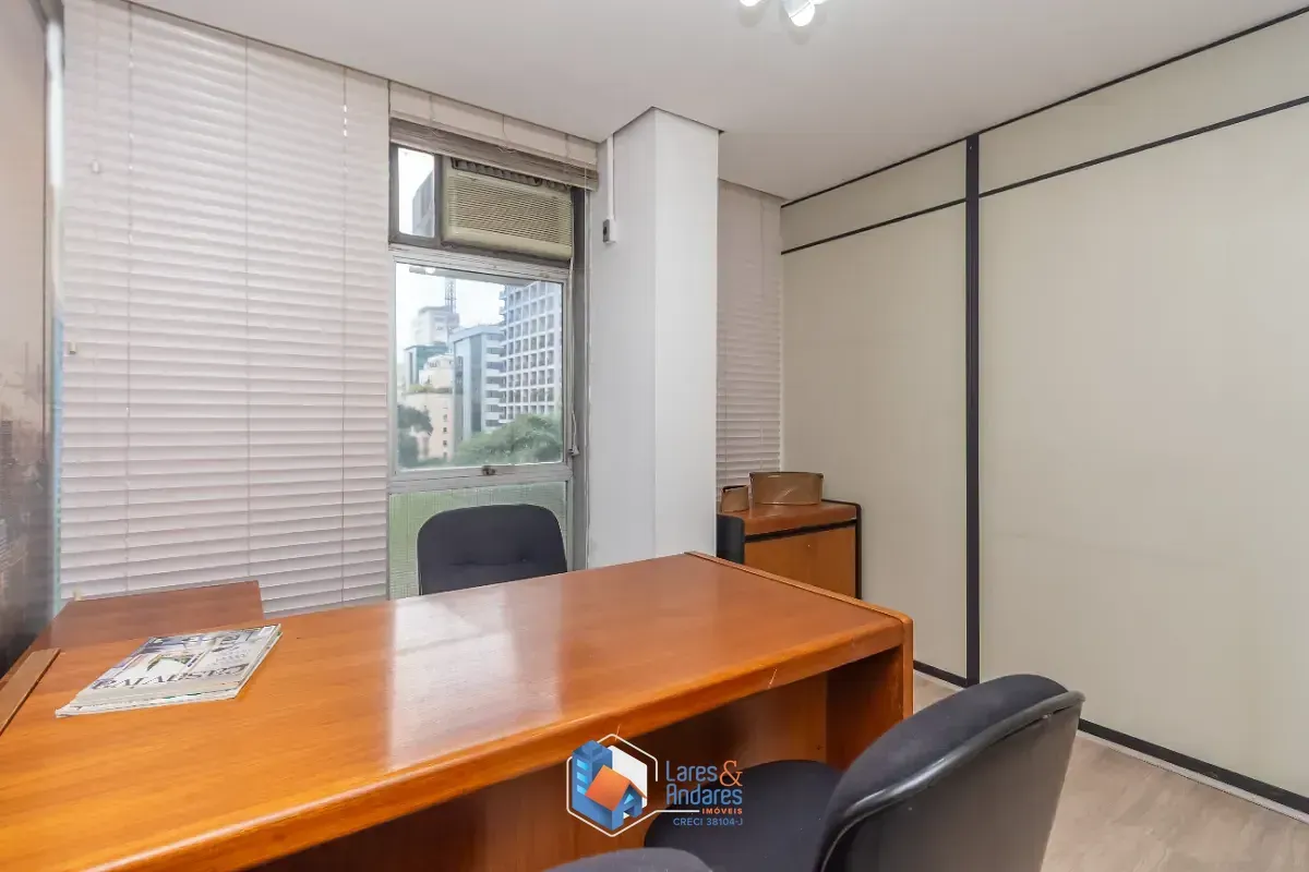 Imagem Conjunto comercial para venda em Cerqueira César, 82m²