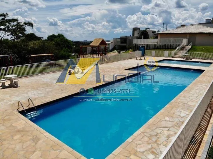 Imagem Casa à Venda com 450m², 3 dormitórios, 3 suítes, 1 sala e 4 vagas!!!
