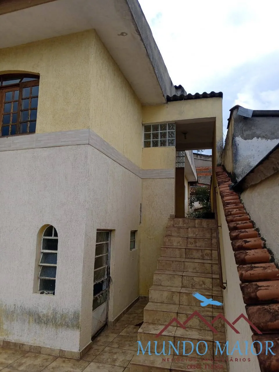 Imagem Casa assobradada com piscina e salao comercaial /Aceita permuta - 290m2!!!