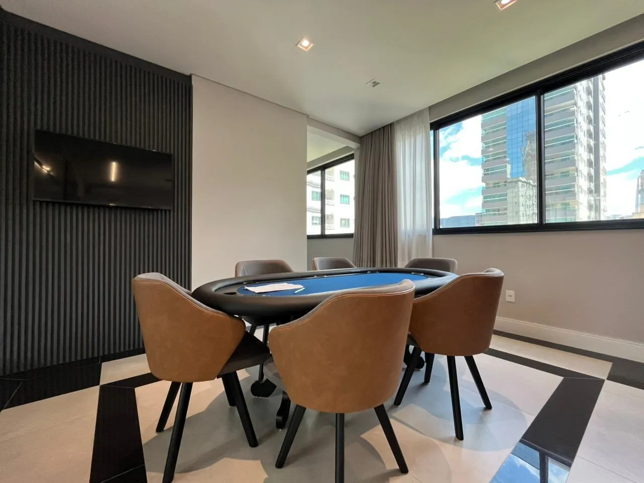 Imagem Apartamento com vista para o mar à venda com 137m2 por R$ 2.633.367,00