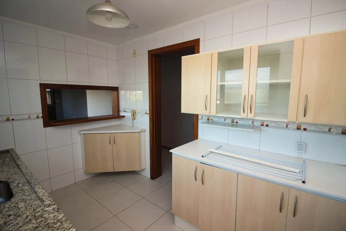Imagem Apartamento de 2 dormitórios, 1 suíte, closet e 2 vagas de garagem .