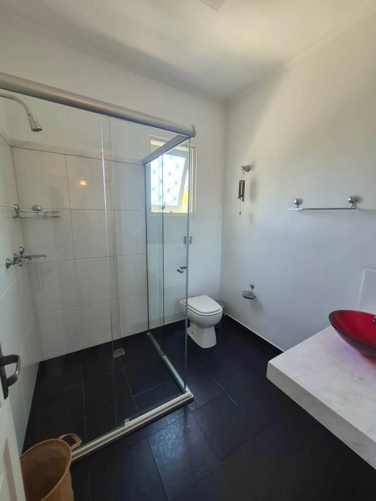 Imagem Casa 4 Dormitórios 1 suite 3 banheiros piscina e churasqueira