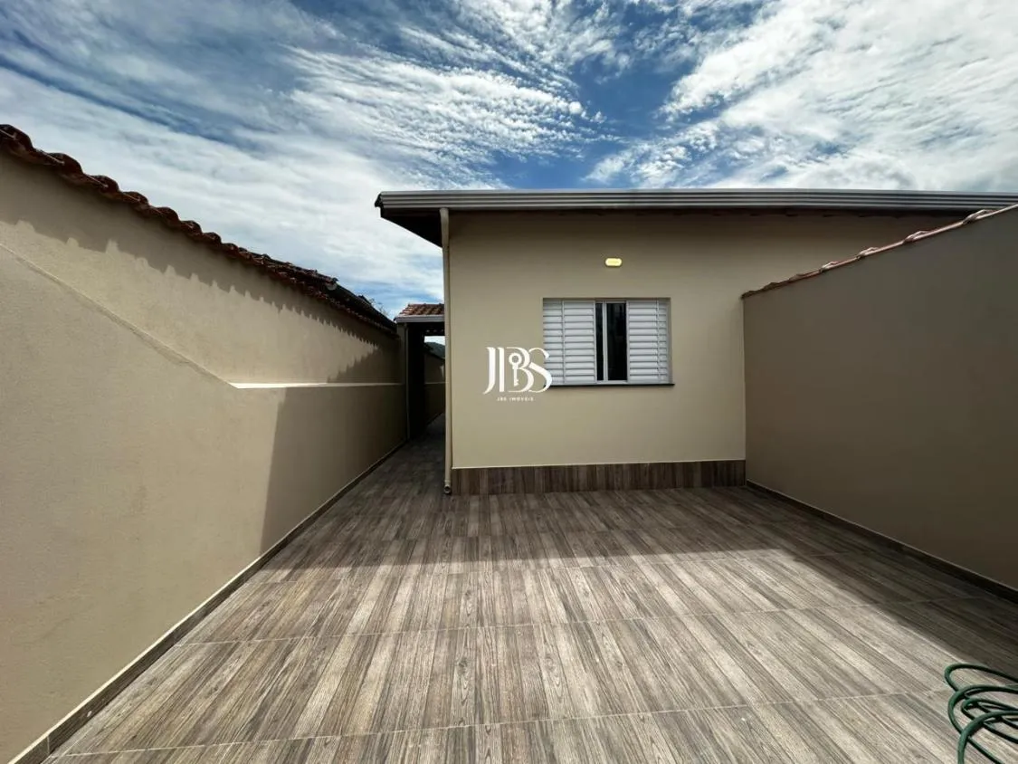 Imagem EXCELENTE CASA NOVA COM PISCINA À VENDA EM ITANHAÉM