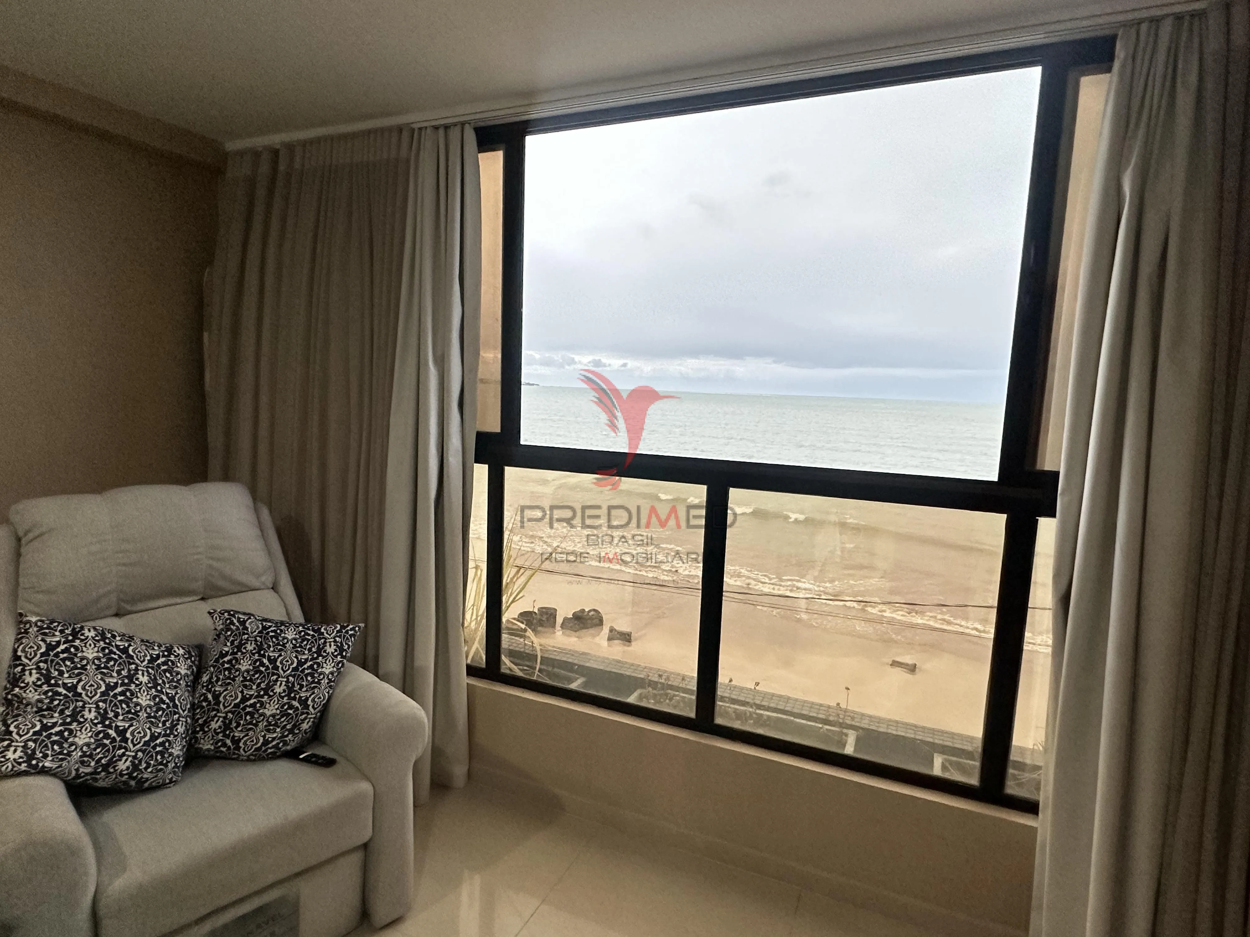 Imagem Vende-se flat na beira-mar do Bessa, vista definitiva, pronto para rentabilizar