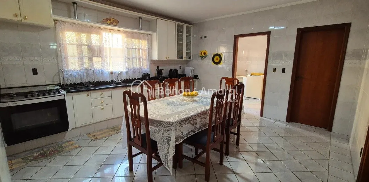 Imagem Casa Térrea com 4 Quartos, 330 m² no San Conrado