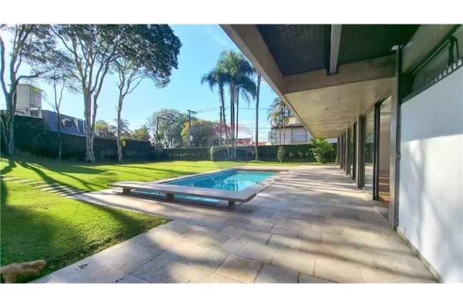 Imagem Casa com 5 suítes 6 vagas no Jardim Everest / Cidade Jardim