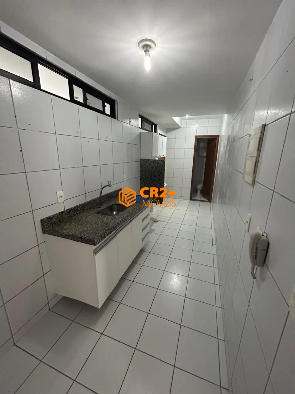 Imagem Vendo apartamento 03 quartos, 01 suíte 02 vagas de garagem no Espinheiro. 81m²