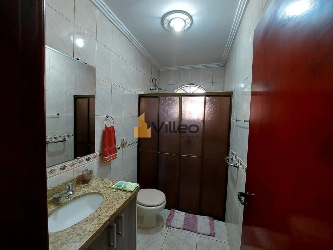 Imagem Apresentamos uma residência que une espaço, conforto e elegância no Wanel Ville II, um dos bairro...