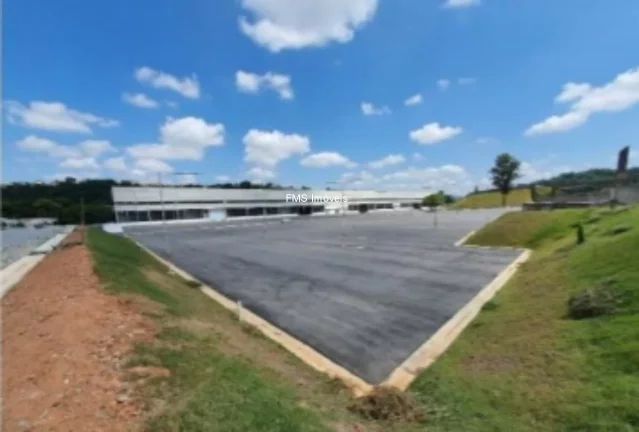 Imagem Galpão para locação em Atibaia-SP, bairro Pinheirinho: 2 banheiros, 15 vagas de garagem, 5.345,56 m² de área.