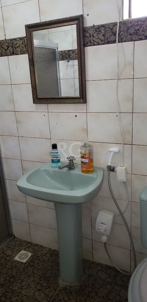 Imagem Casa para Venda - 200m², 8 dormitórios, 5 vagas - Teresópolis