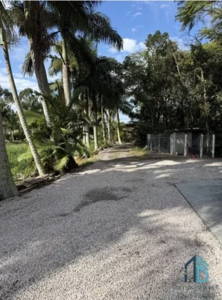 Imagem Sítio lindo, com casa e barracão, a 400 metros da BR 101 (até janeiro vai ser calçada) no bairro Morretes em Tijucas - SC