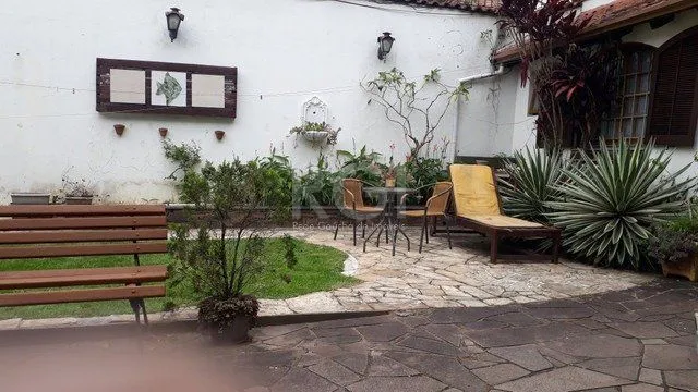 Imagem Casa para Venda - 144m², 3 dormitórios, sendo 2 suites, 4 vagas - São João