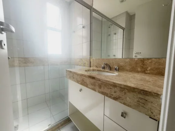Imagem Excelente casa em condomínio fechado reformada com três suítes gabinete a venda em Stella Maris Salvador
