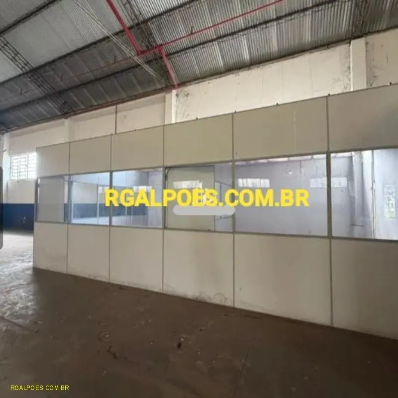 Imagem Galpão para Locação em RESENDE, JARDIM TROPICAL, 2 banheiros