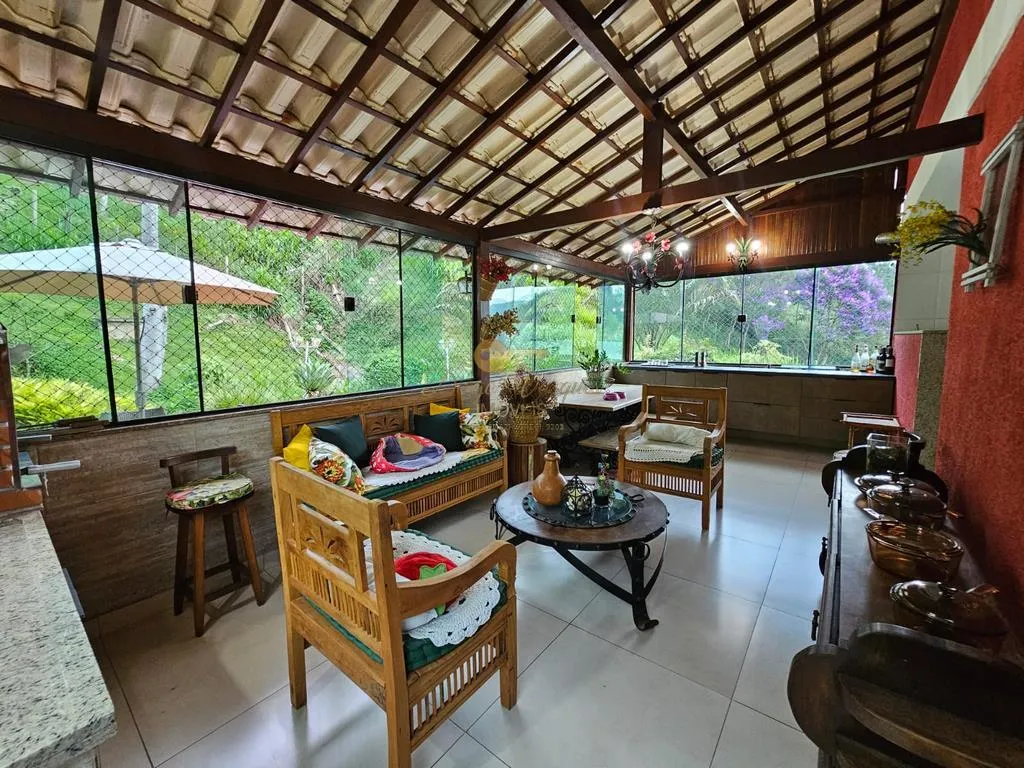 Imagem Casa em Condomínio para Venda em Teresópolis / RJ no bairro Tijuca