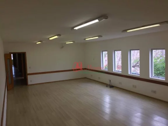 Foto do imóvel No bairro Farroupilha, prédio comercial.