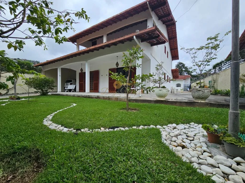 Imagem Casa para Venda em Teresópolis / RJ no bairro Golfe