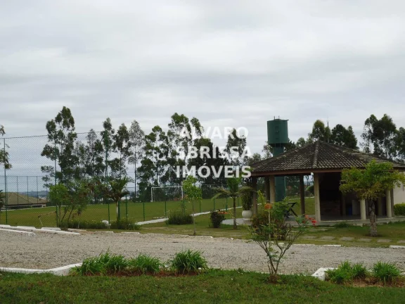 Imagem Excelente terreno com ótima topografia de esquina à venda com 3.000 m2 no Condomínio Village Castelo em Itu SP ao lado da Rod Castelo Branco