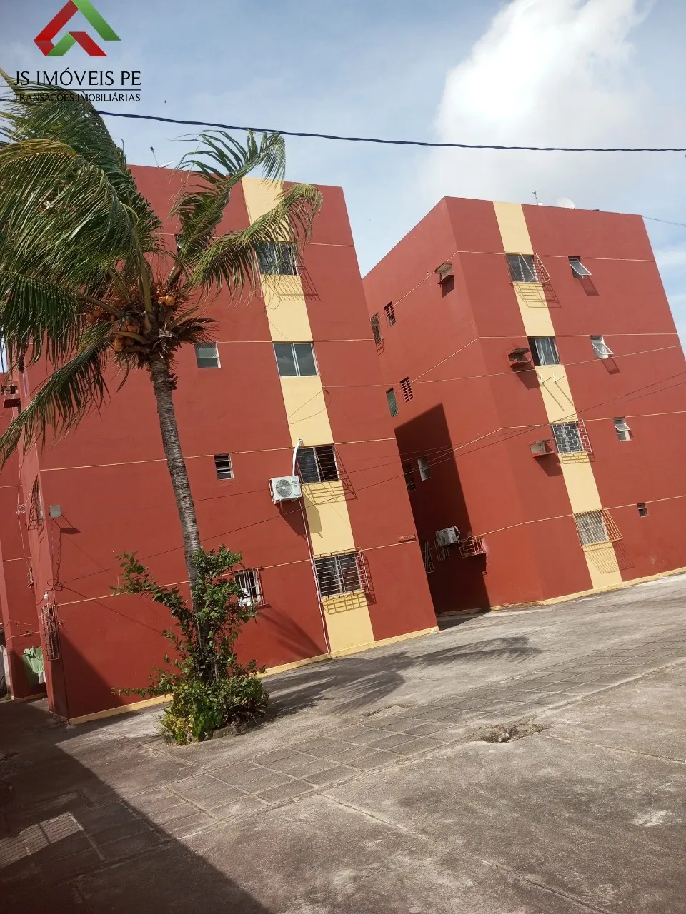 Imagem Apartamento à venda em Jaboatão dos Guararapes-PE, bairro Candeias, 2 quartos, 2 salas, 2 banheiros, 1 suíte, 70m² de área. Aproveite!