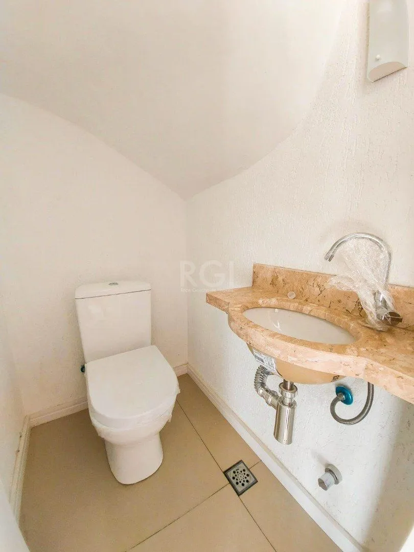 Imagem Casa Condominio para Venda - 128.96m², 4 dormitórios, sendo 2 suites, 2 vagas - Tristeza