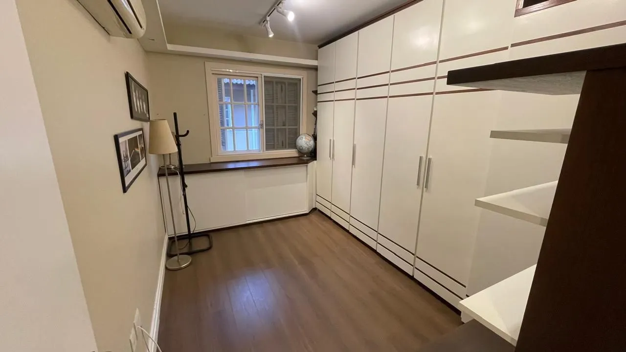 Imagem Casa de Condomínio em Chácara das Pedras