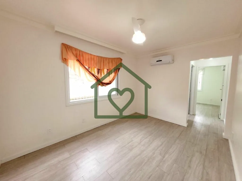 Apartamento totalmente reformado com 01 dormitório e 02 vagas de garagem próximo à PUC, bairro Ja...