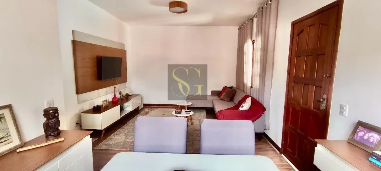 Imagem Casa para Venda em Teresópolis, Albuquerque, 2 dormitórios, 1 suíte, 2 banheiros, 2 vagas