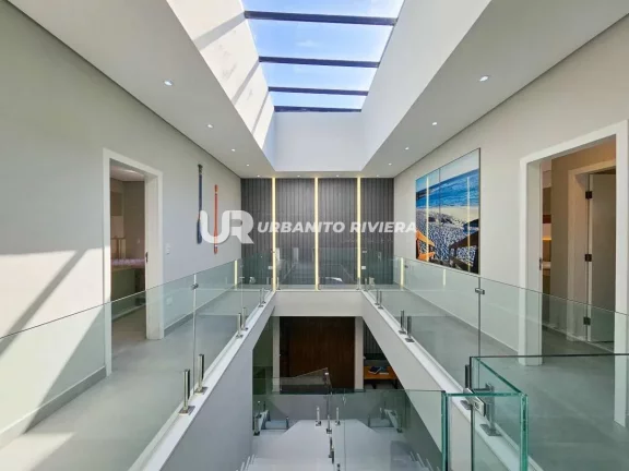 Imagem Residência de Alto Padrão com 379m2 Totalmente Mobiliada e Decorada