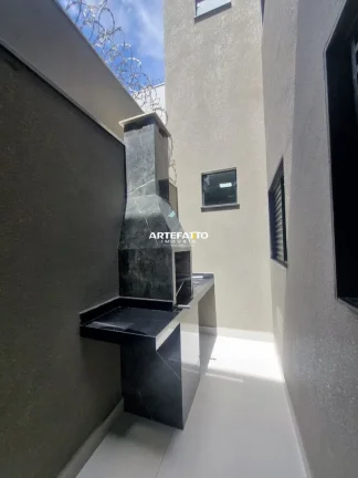 Imagem Apartamento Santa Lúcia, 2 dorm. sendo 1 suíte, 2 vagas de garagem.