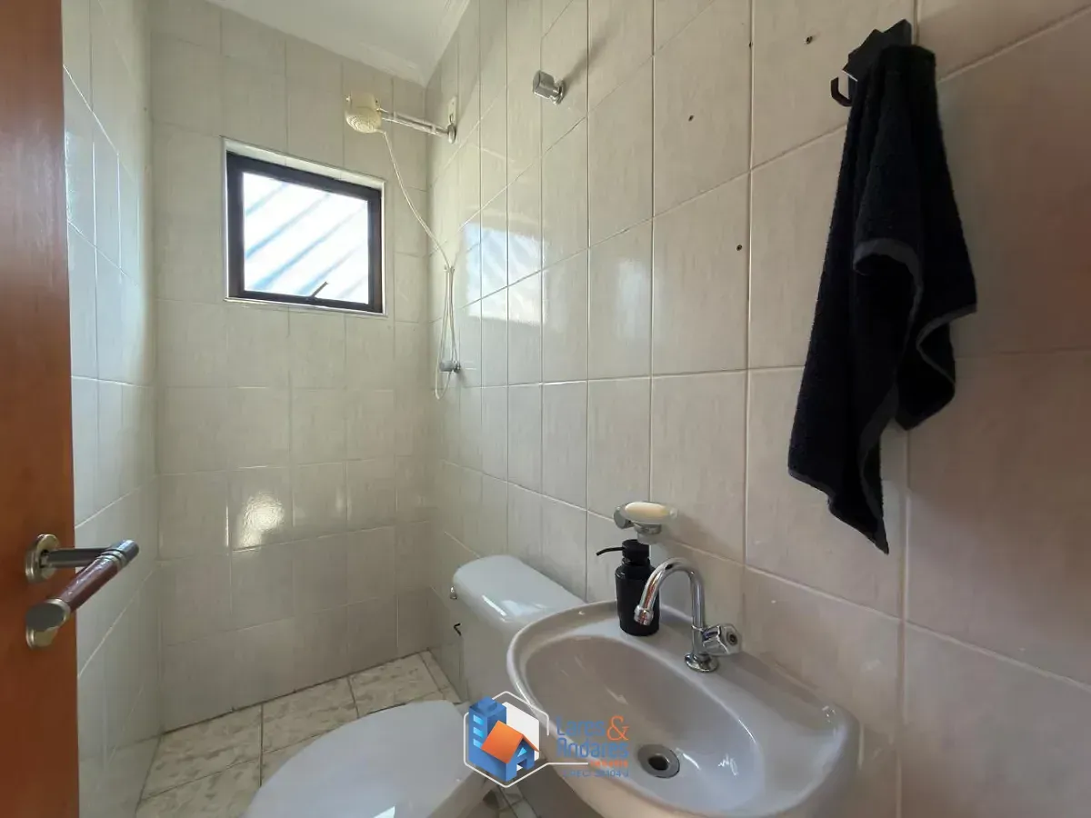 Imagem Sobrado para venda em Parque Vitória com 3 quartos, sendo 1 suíte, 208m²