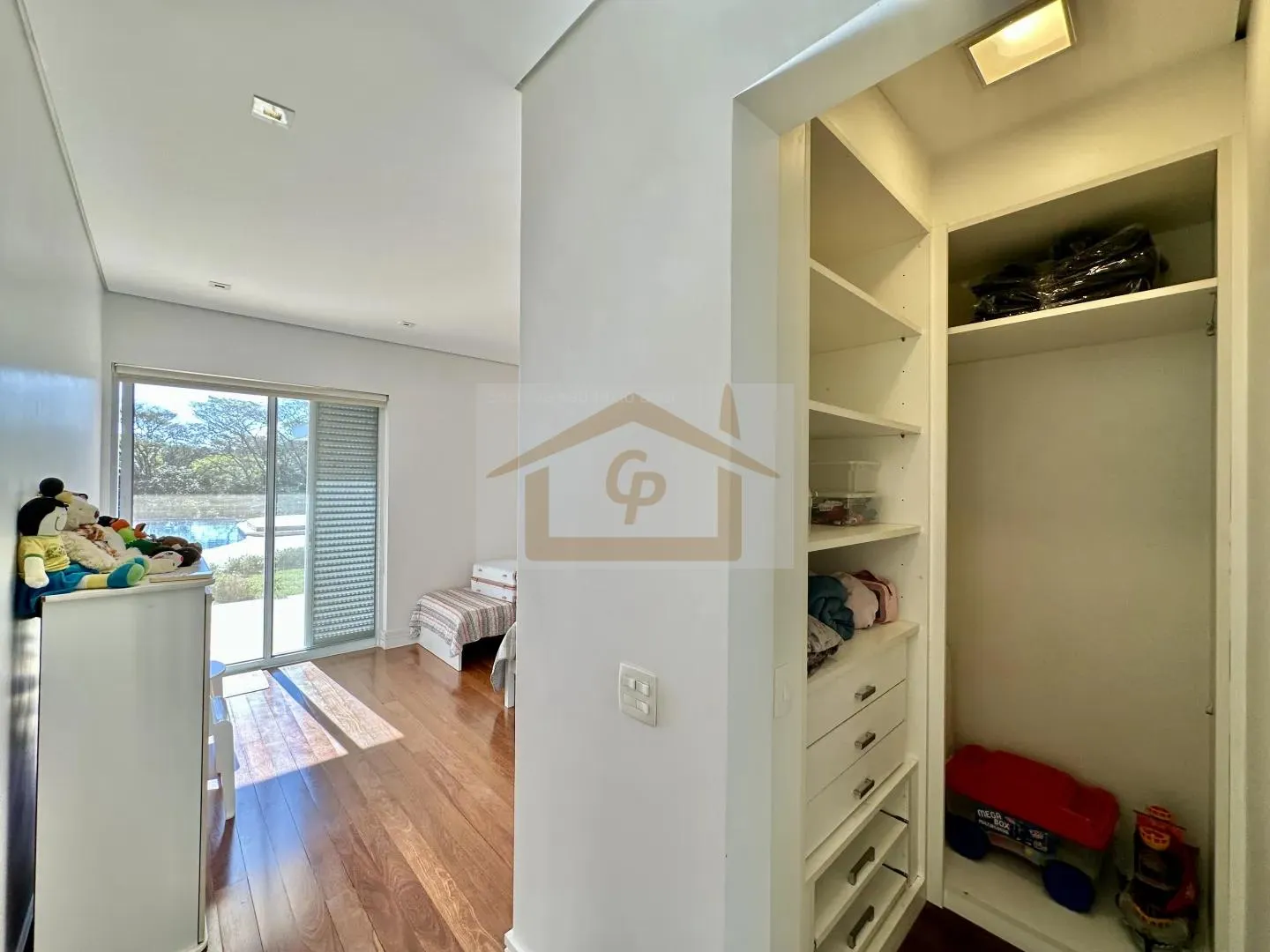 Imagem 4suítes Linda casa TÉRREA, vista 180°. Piscina, gourmet, 3 lareiras, 10 vagas cobertas