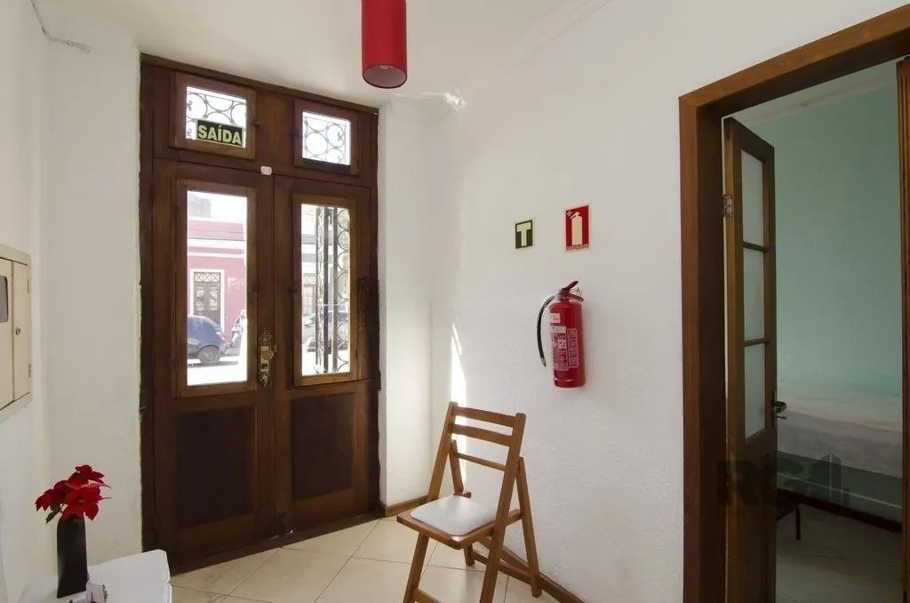 Imagem Excelente casa de 116m² com 2 dormitórios no bairro Cidade Baixa.