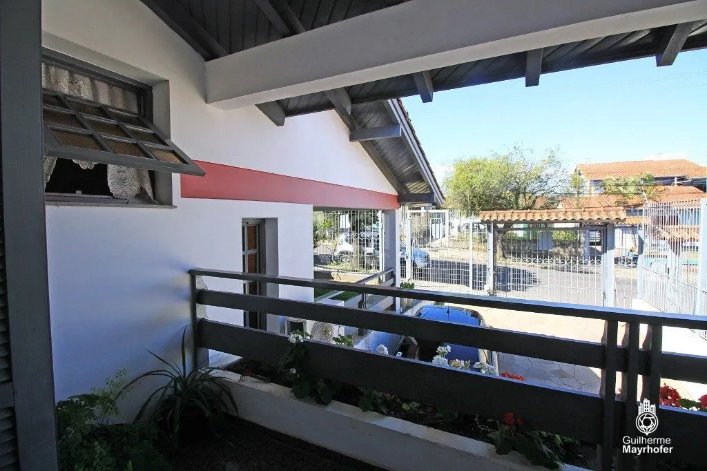 Imagem Casa para Venda - 225.36m², 3 dormitórios, sendo 1 suites, 4 vagas - Camaquã