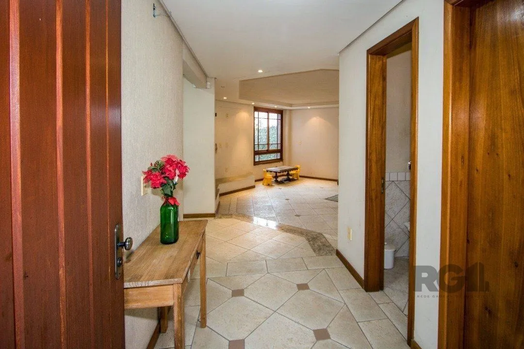 Imagem Sobrado com 6 suites, lareira, lavabo, pátio - Bairro Belém Velho
