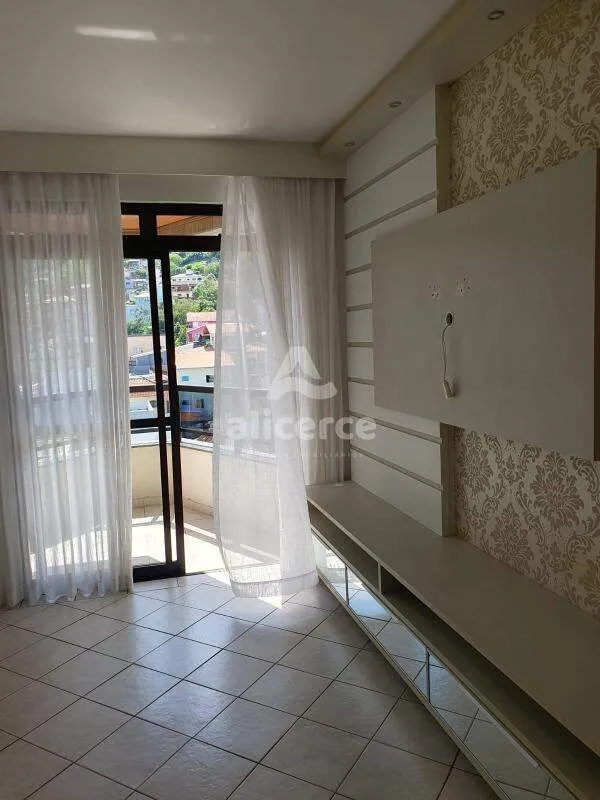 Imagem Apartamento à venda com 2 quartos 1 suíte, 76m² em Centro Florianópolis