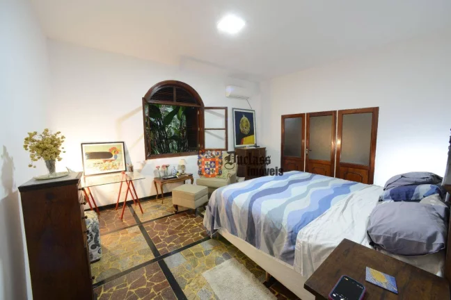 Imagem Casa com 6 dormitórios à venda, 259 m² por R$ 1.600.000 - Centro - Peruíbe/SP