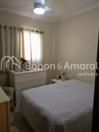 Imagem Esta casa está localizada no condomínio Colinas Ermitage, em Sousas, Campinas-SP, em um terreno de...