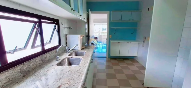 Imagem Graça, Rua Manoel Barreto. Andar alto, 4 quartos (3 suítes), 2 salas, 4 banheiros e condomínio com
