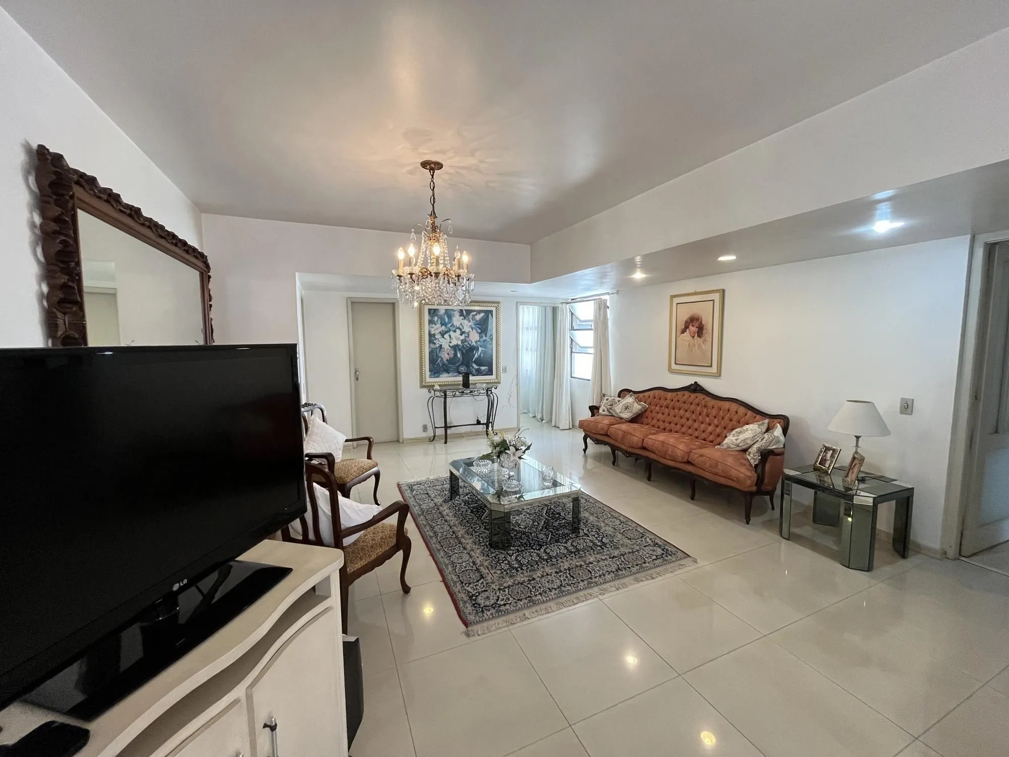Imagem Apartamento Venda - 190.8m², 3 dormitórios, 1 suíte, 1 vaga - Centro Histórico