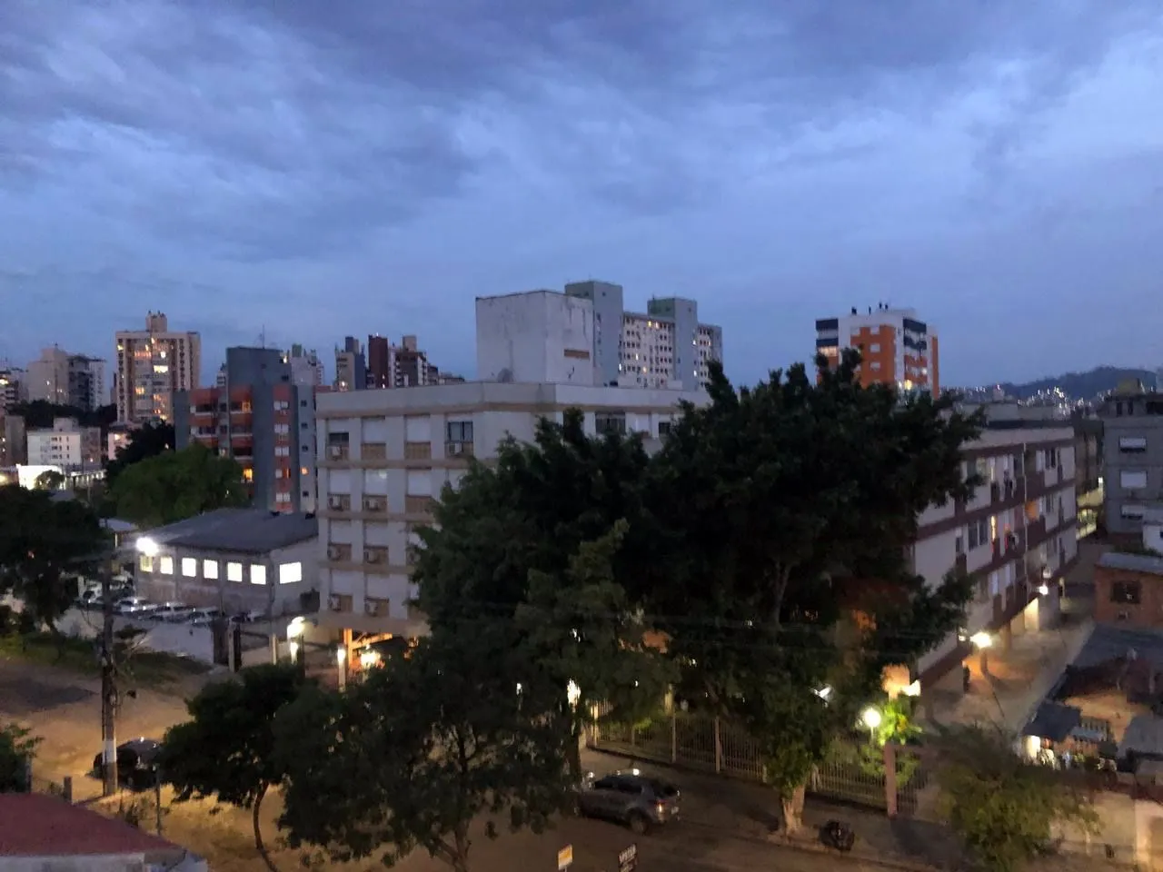 Imagem Cobertura com 2 quartos à venda na Rua Doutor Gastão Rhodes - Porto Alegre