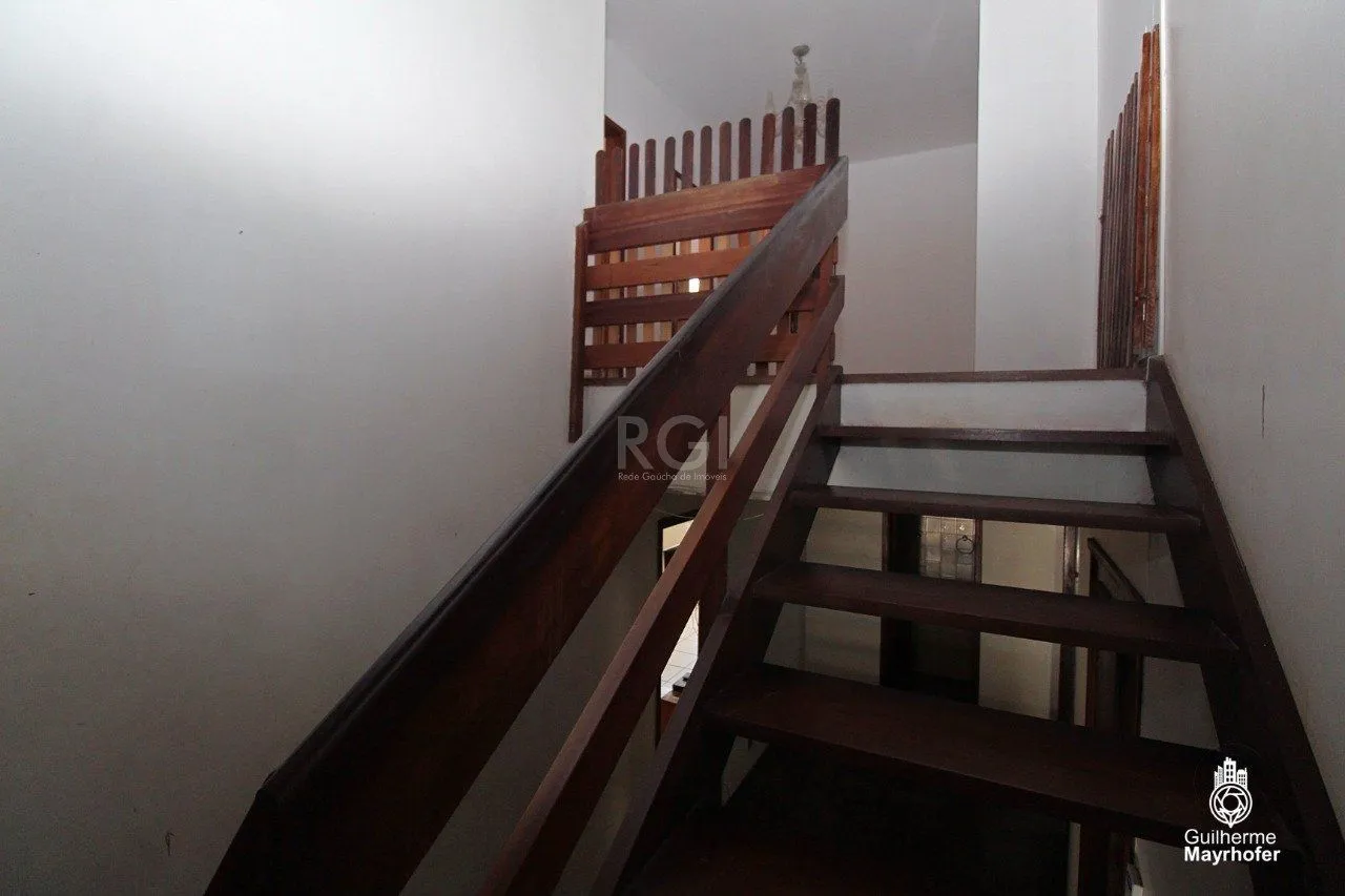 Imagem Casa para Venda - 526.64m², 4 dormitórios, sendo 2 suites, 4 vagas - Teresópolis