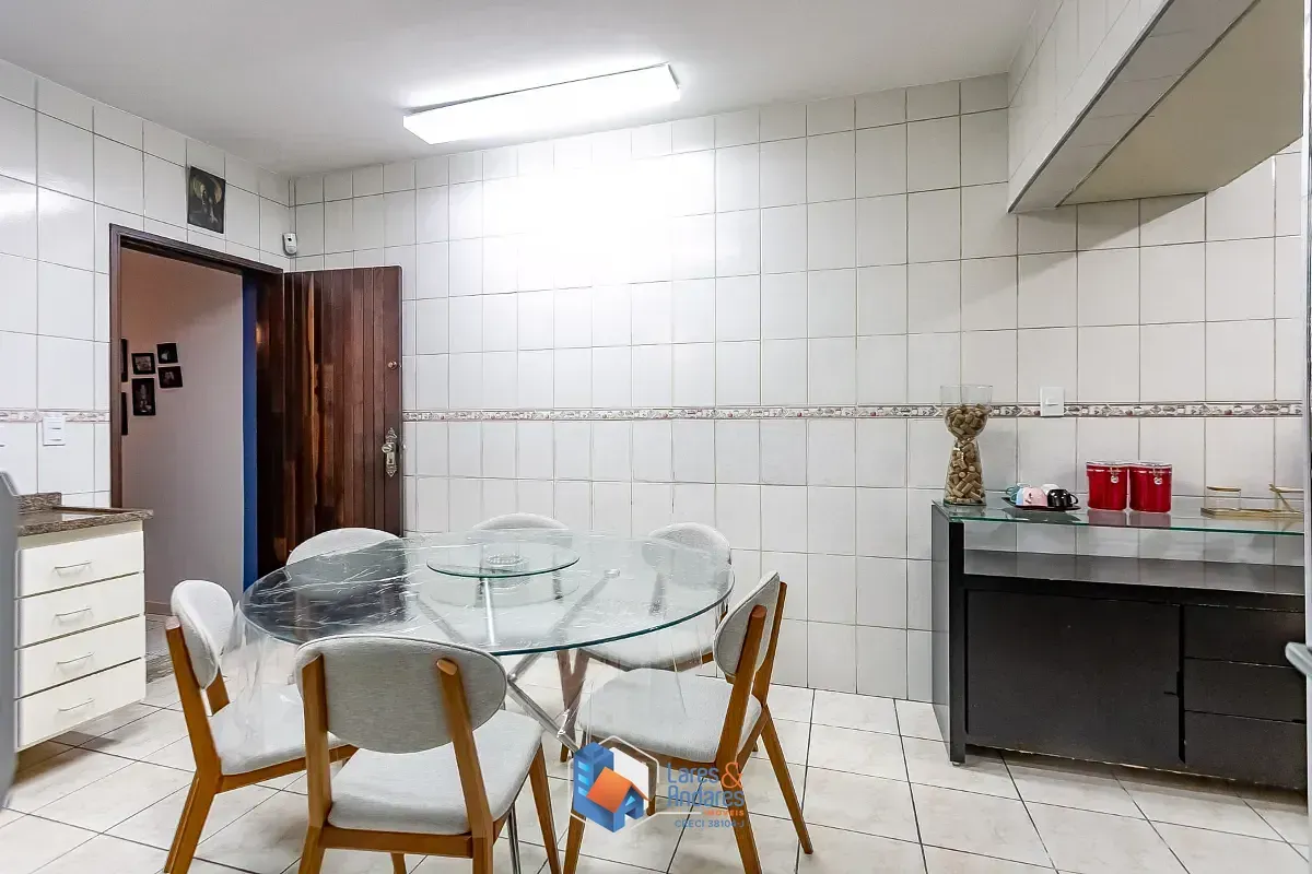 Imagem Casa para venda em Jardim Aeroporto com 3 quartos, sendo 1 suíte, 229m²