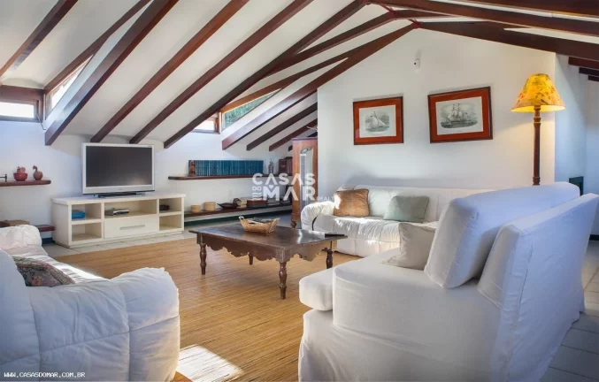 Imagem Casa Frente Mar para Venda em Armação dos Búzios / RJ no bairro Manguinhos