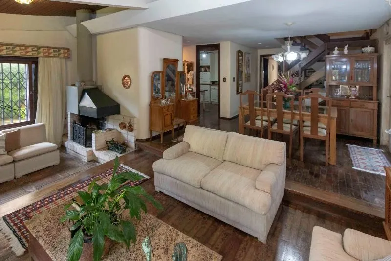 Imagem Casa para Venda - 420m², 5 dormitórios, sendo 2 suites, 6 vagas - Nonoai